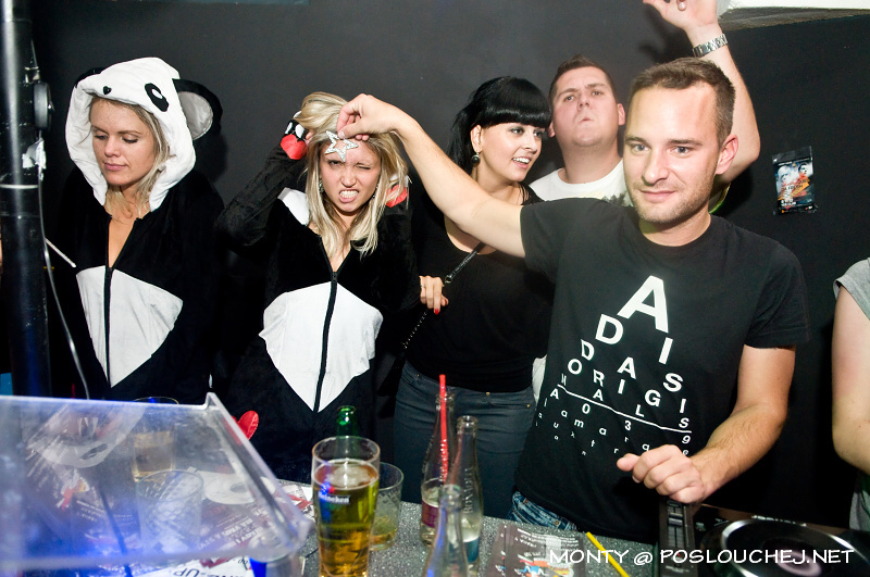 CIRCUS WITH GREGOR TRESHER - Pátek 12. 10. 2012